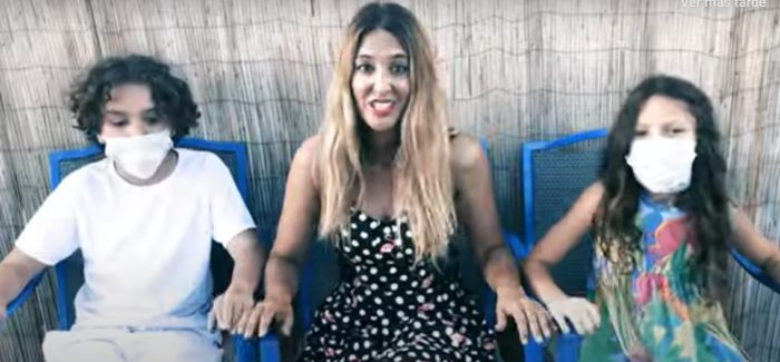 Marta Botía canta con sus hijos «De lejos»