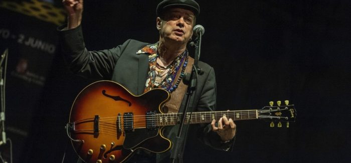 Juan Perro sale por la puerta grande del Teatro Cervantes de Málaga