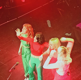Ginebras presentaron «¿Quién es Billie Max?» en un concierto exclusivo